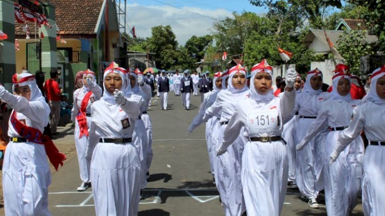 Siswi SMK Al Falah Raih Juara 2 Lomba Gerak Jalan Tingkat SLTA Kecamatan Leces
