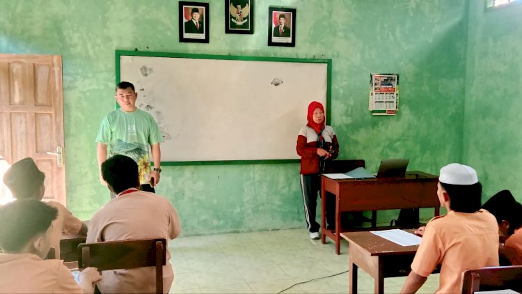 Visitasi Sri Utami, S.AP.,M.M selaku Kasie SMK ke SMK Swasta Al Falah Leces: Pesan Penting untuk Siswa agar Tidak Jadi Pengangguran